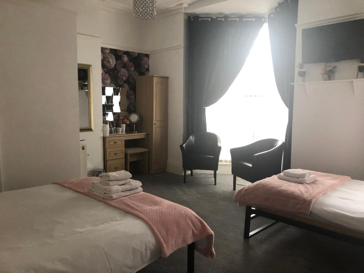 Seacrest Guest House Room Only Уитби Екстериор снимка