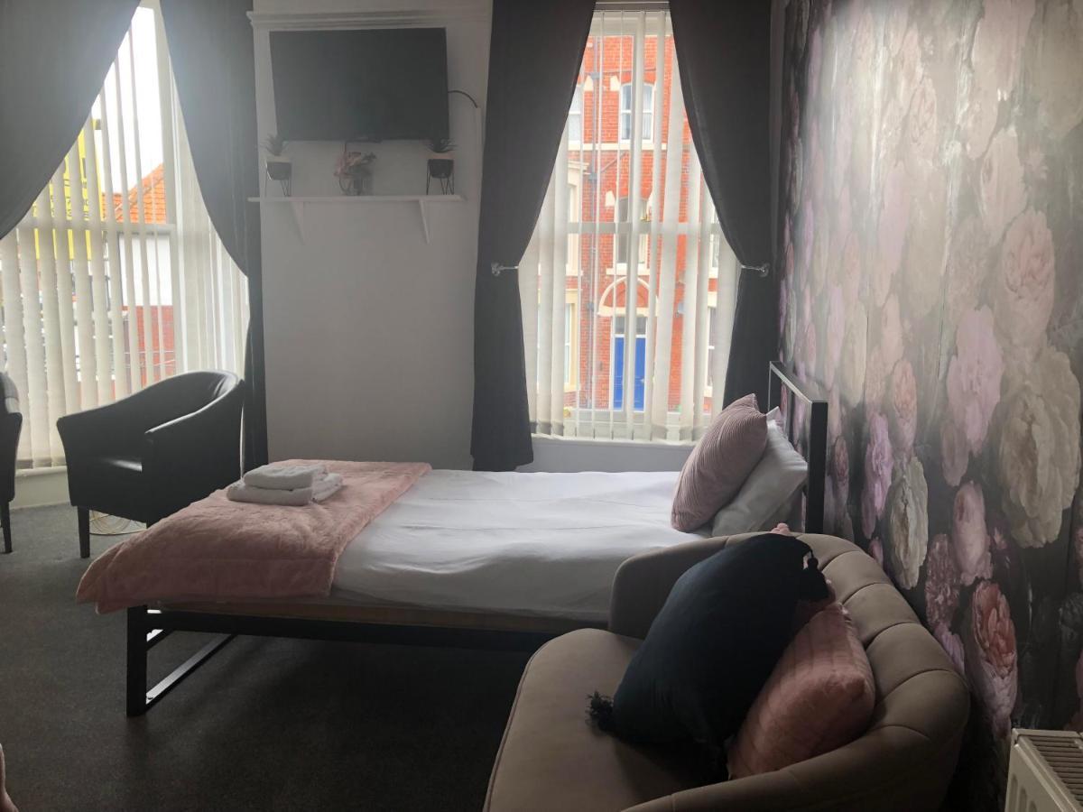 Seacrest Guest House Room Only Уитби Екстериор снимка