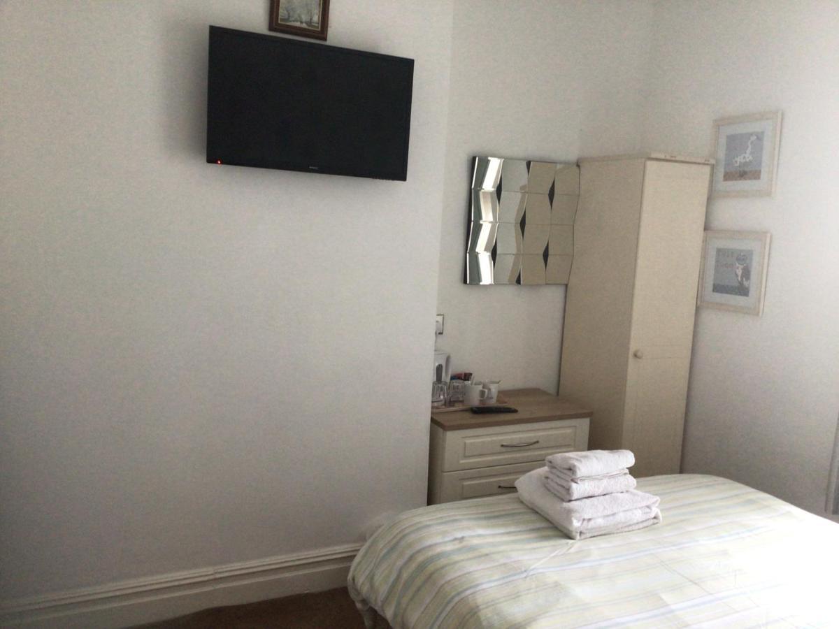 Seacrest Guest House Room Only Уитби Екстериор снимка
