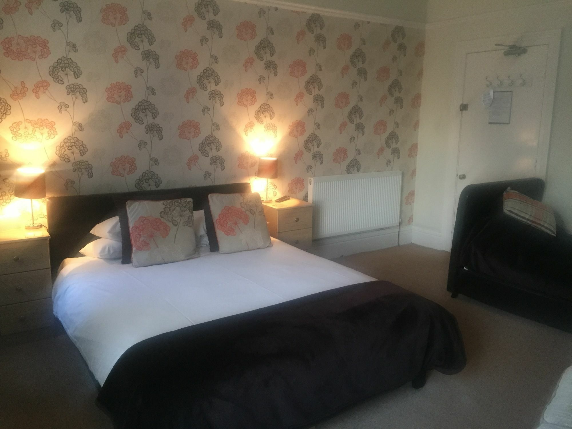 Seacrest Guest House Room Only Уитби Екстериор снимка